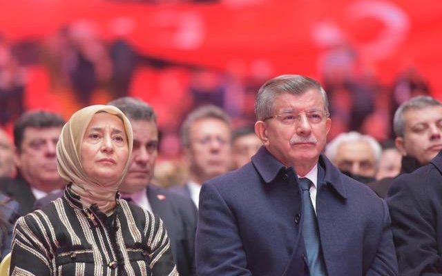 Ahmet Davutoğlu, tekrardan Gelecek Partisi genel başkanlığa seçildi